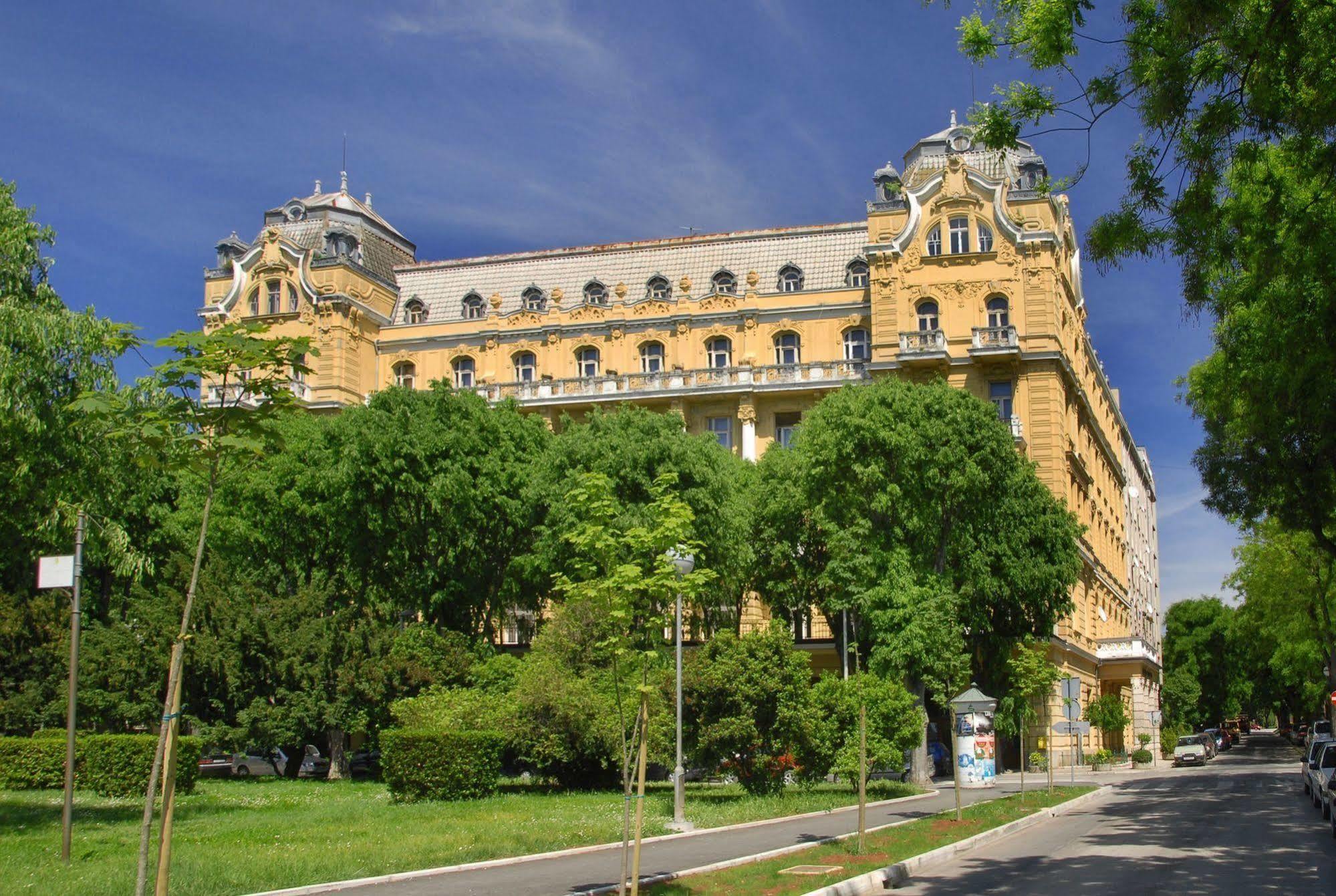 Guest House Hotel Riviera Пула Экстерьер фото